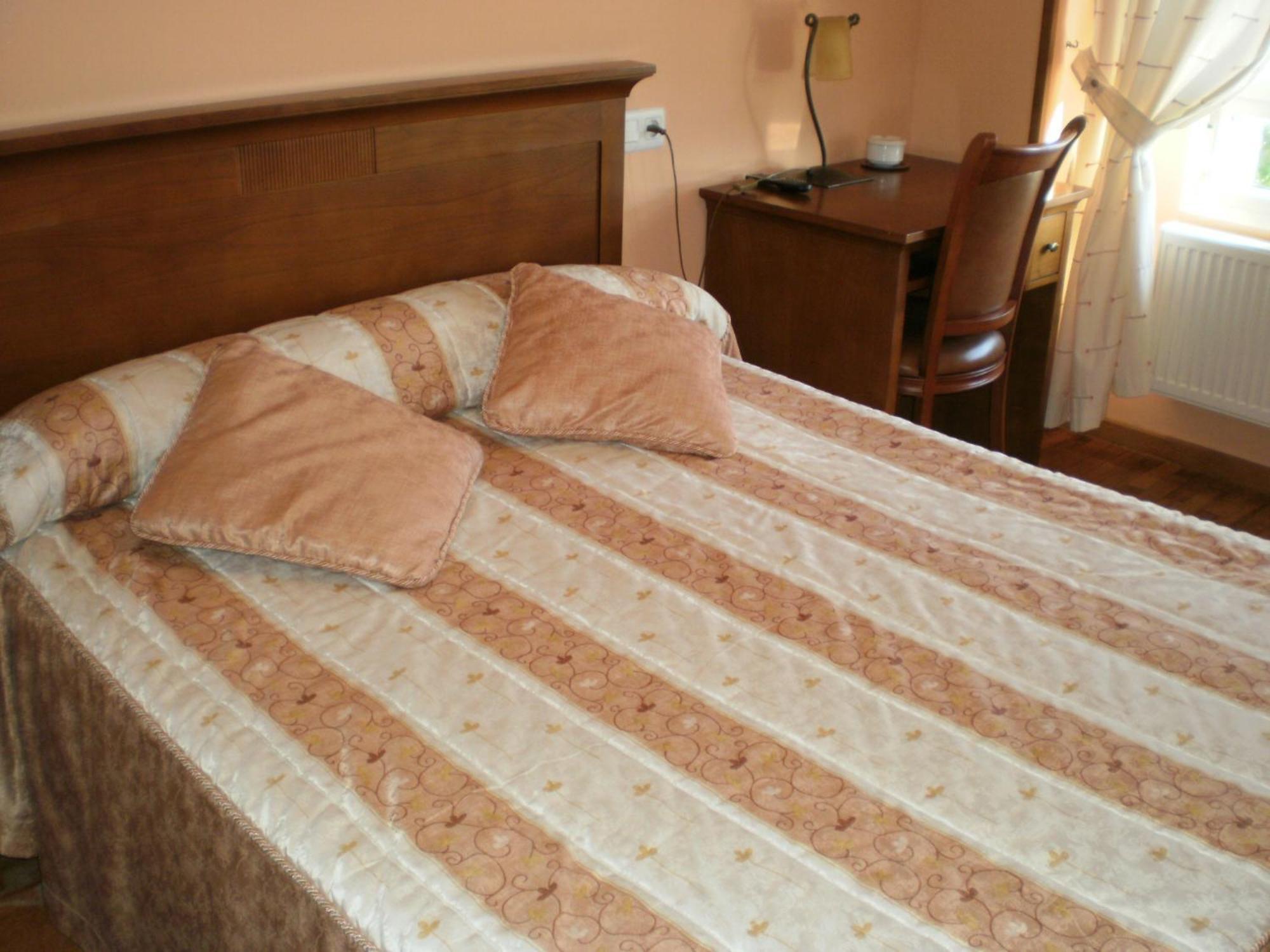 Hotel Los 14 Pravia Ruang foto