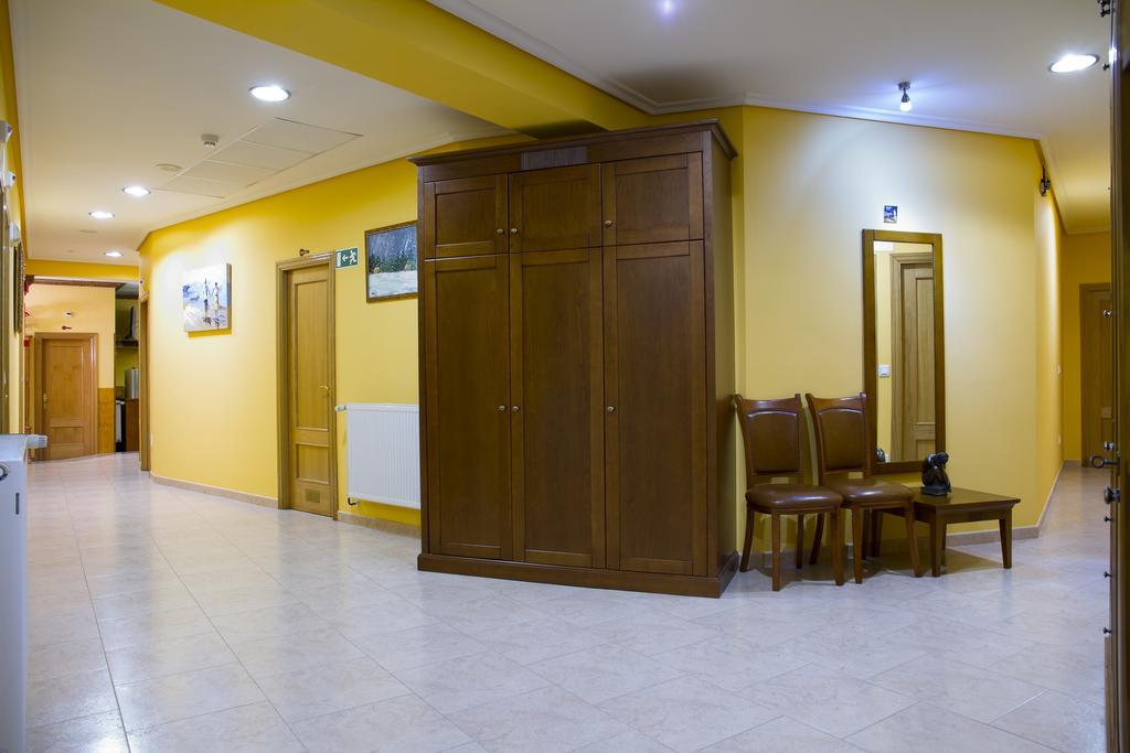 Hotel Los 14 Pravia Bagian luar foto