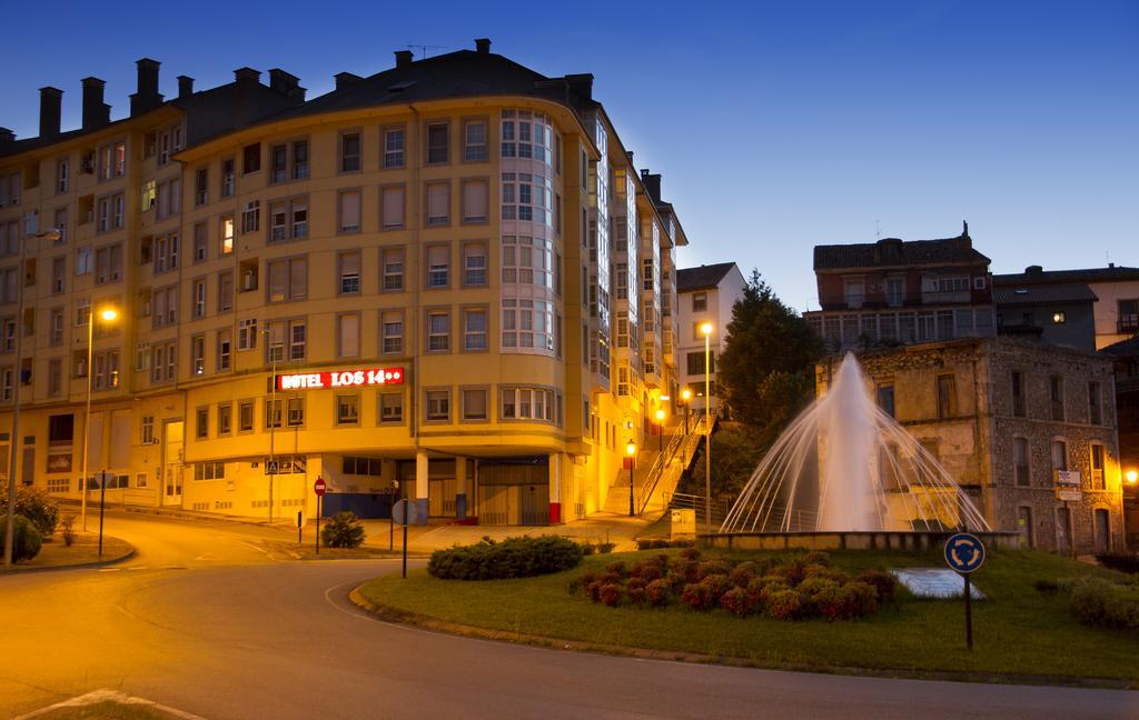 Hotel Los 14 Pravia Bagian luar foto